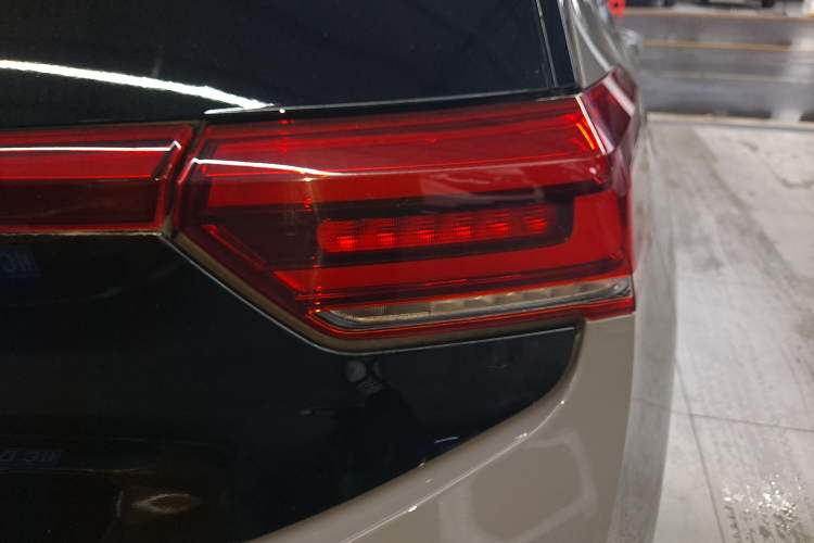 Used Volkswagen ID.3 2024 Outstanding Edition Exterior 3