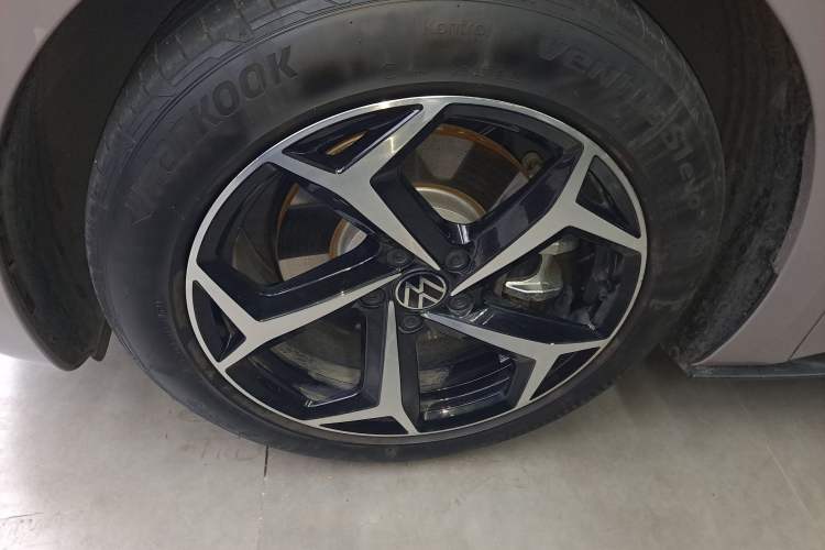 Used Volkswagen ID.3 2024 Outstanding Edition Exterior 4