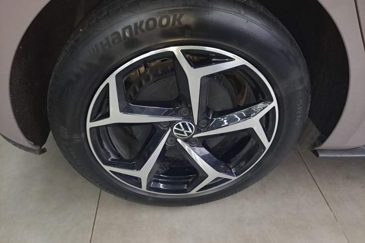 Used Volkswagen ID.3 2024 Outstanding Edition Exterior 5