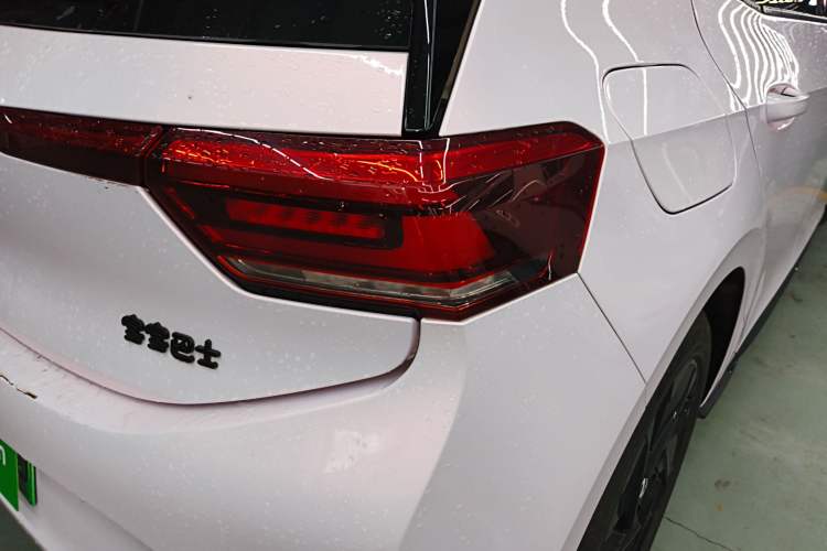 Used Volkswagen ID.3 2024 Outstanding Edition Exterior 6