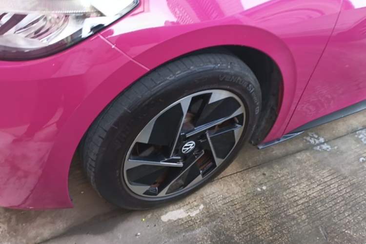 Used Volkswagen ID.3 2024 Outstanding Edition Left Front Wheel Hub
