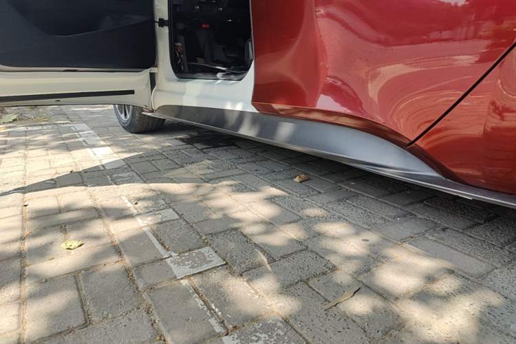 Used Volkswagen ID.3 2024 Outstanding Edition Left Side Sill