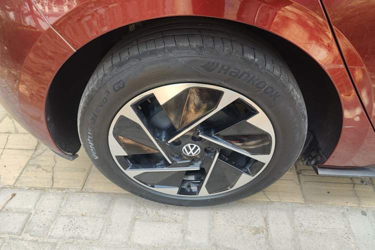 Used Volkswagen ID.3 2024 Outstanding Edition Right Rear Wheel Hub