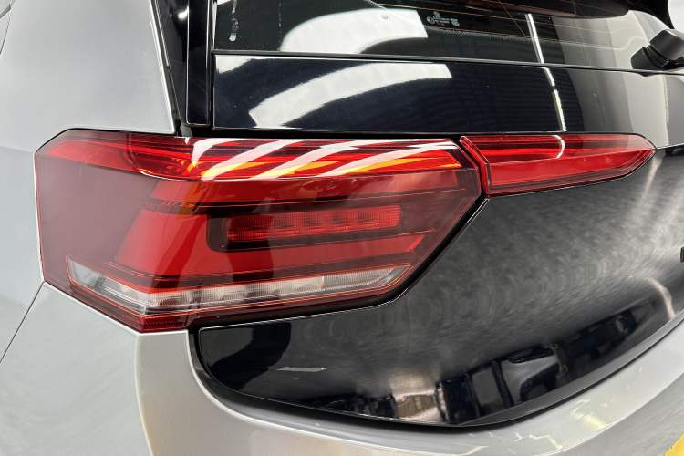 Used Volkswagen ID.3 2024 Outstanding Edition Exterior 8