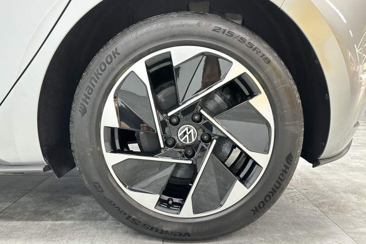 Used Volkswagen ID.3 2024 Outstanding Edition Exterior 9