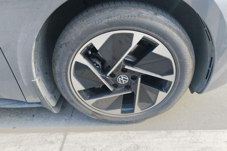 Used Volkswagen ID.3 2024 Outstanding Edition Right Front Wheel Hub