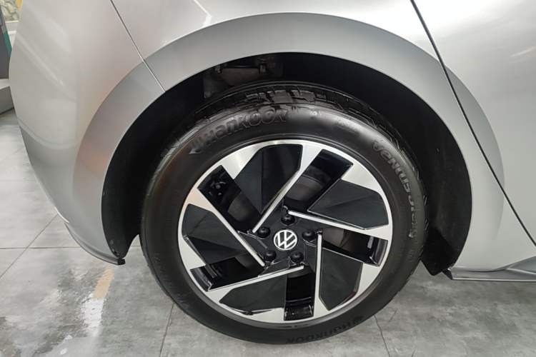 Used Volkswagen ID.3 2024 Outstanding Edition Right Rear Wheel Hub