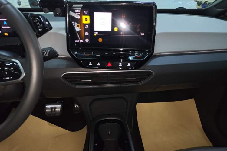 Used Volkswagen ID.3 2024 Outstanding Edition Audio And AC Panel