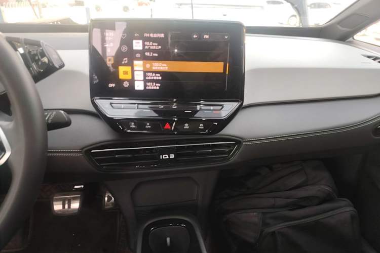 Used Volkswagen ID.3 2024 Outstanding Edition Audio And AC Panel