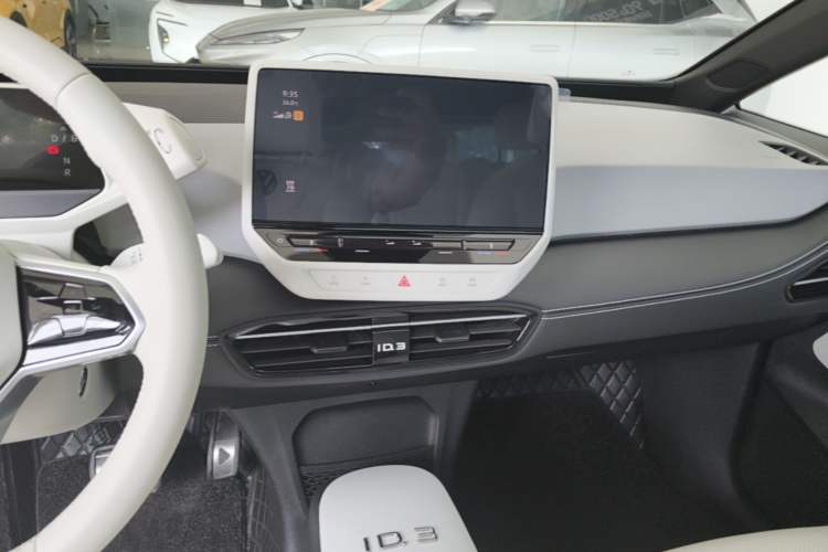 Used Volkswagen ID.3 2024 Outstanding Edition Audio And AC Panel