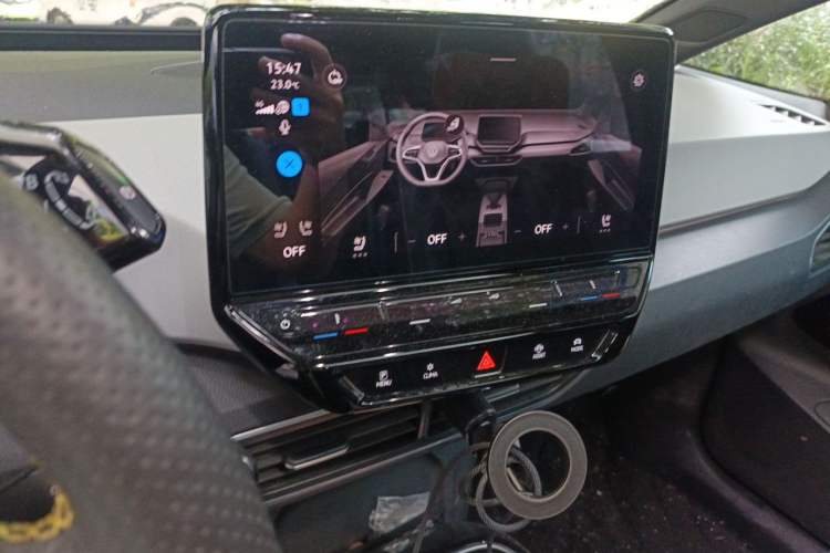 Used Volkswagen ID.3 2024 Outstanding Edition Audio And AC Panel