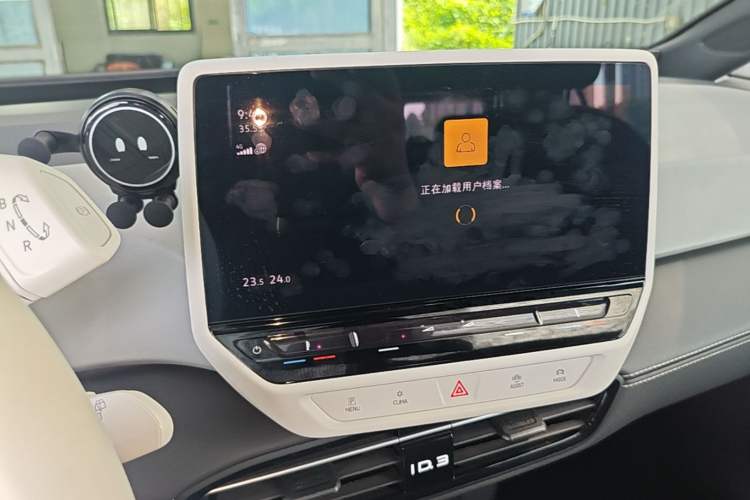 Used Volkswagen ID.3 2024 Outstanding Edition Audio And AC Panel
