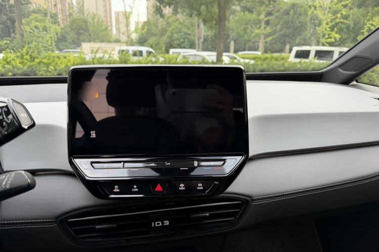 Used Volkswagen ID.3 2024 Outstanding Edition Audio And AC Panel