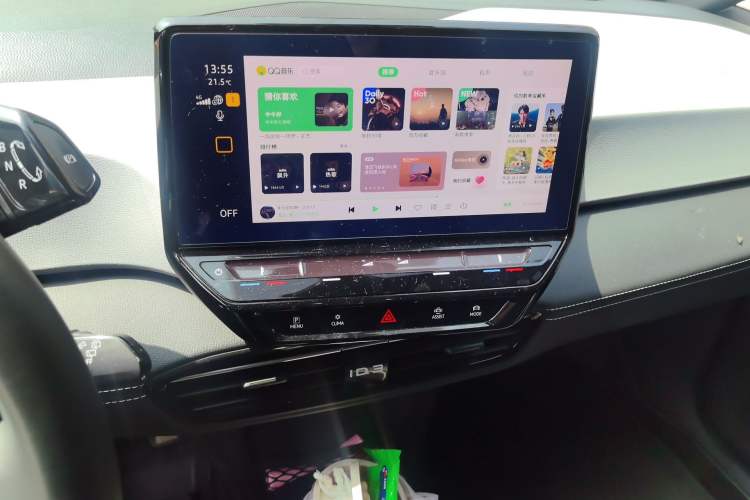 Used Volkswagen ID.3 2024 Outstanding Edition Audio And AC Panel