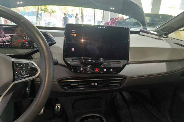 Used Volkswagen ID.3 2024 Outstanding Edition Audio And AC Panel