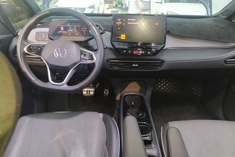 Used Volkswagen ID.3 2024 Outstanding Edition Center Console