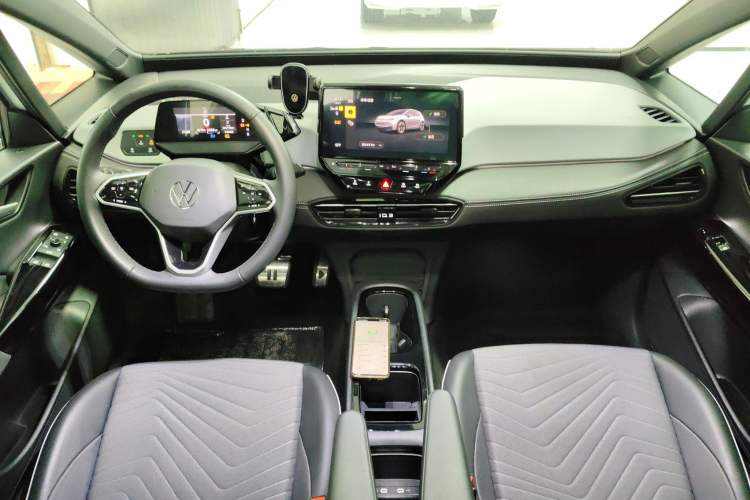 Used Volkswagen ID.3 2024 Outstanding Edition Center Console