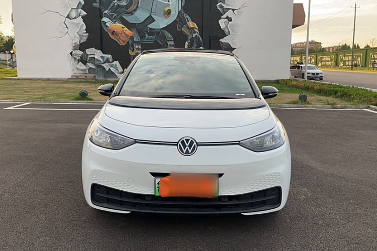 Used Volkswagen ID.3 2024 Outstanding Edition Exterior 1