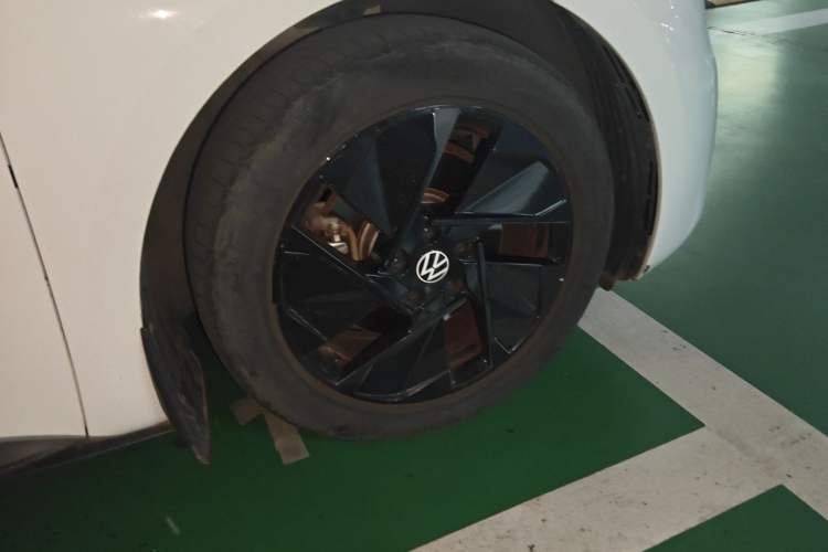 Used Volkswagen ID.3 2024 Outstanding Edition Exterior 1