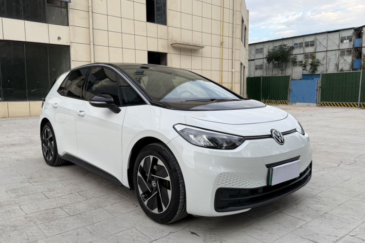 Used Volkswagen ID.3 2024 Outstanding Edition Exterior 1