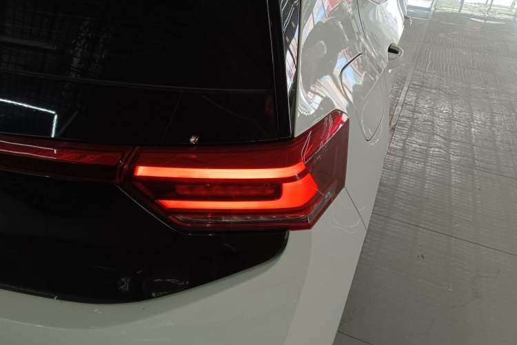 Used Volkswagen ID.3 2024 Outstanding Edition Exterior 1