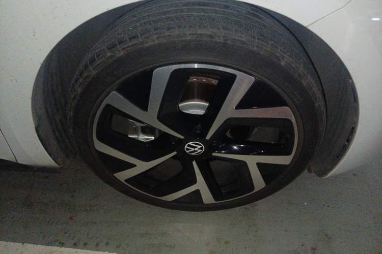 Used Volkswagen ID.3 2024 Outstanding Edition Exterior 1
