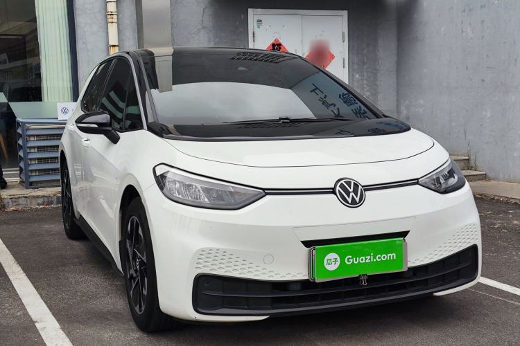 Used Volkswagen ID.3 2024 Outstanding Edition Exterior 1