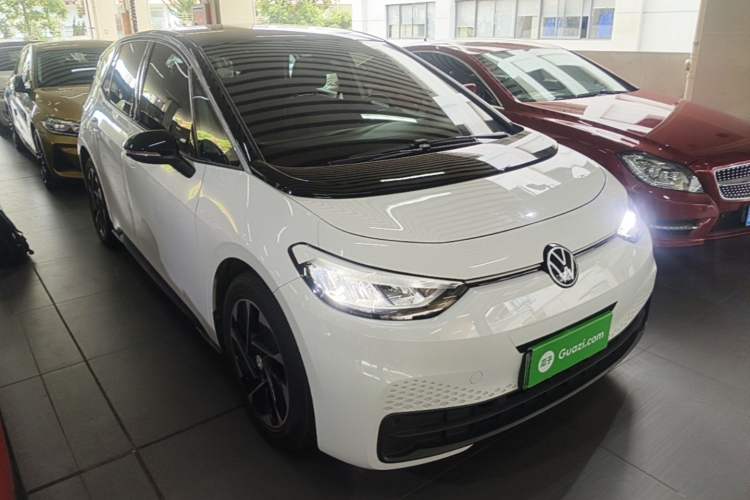 Used Volkswagen ID.3 2024 Outstanding Edition Exterior 1