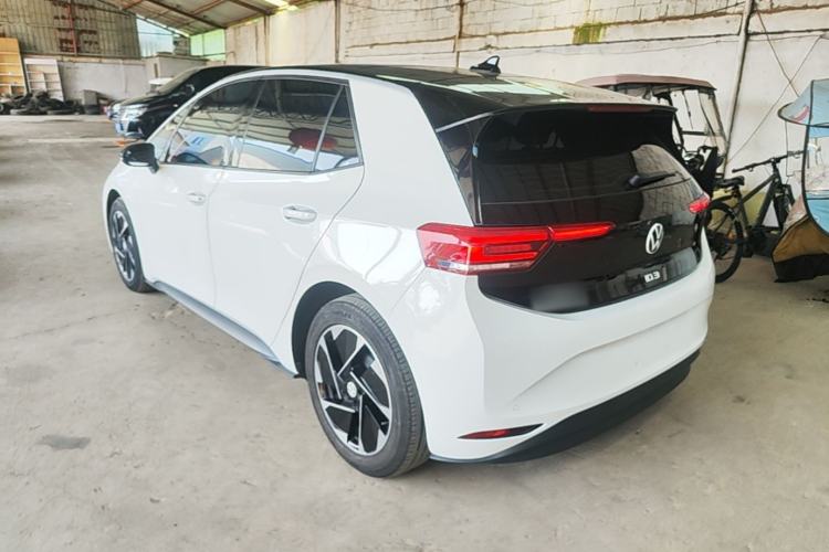 Used Volkswagen ID.3 2024 Outstanding Edition Exterior 2