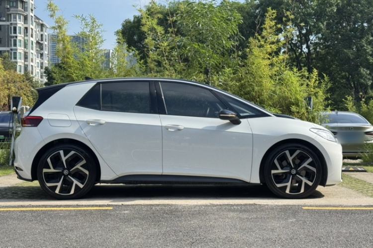 Used Volkswagen ID.3 2024 Pure & Smart Edition Exterior 2