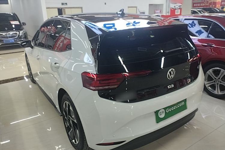 Used Volkswagen ID.3 2024 Outstanding Edition Exterior 2