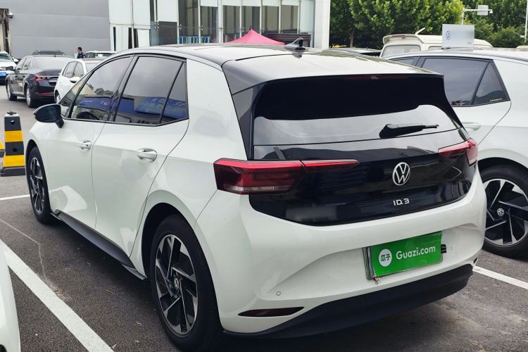 Used Volkswagen ID.3 2024 Outstanding Edition Exterior 2