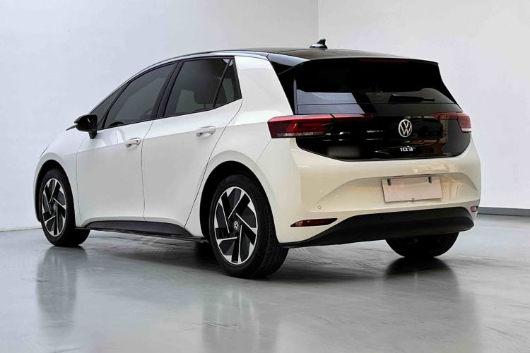 Used Volkswagen ID.3 2024 Outstanding Edition Exterior 3