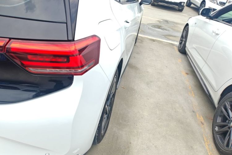 Used Volkswagen ID.3 2024 Outstanding Edition Exterior 3
