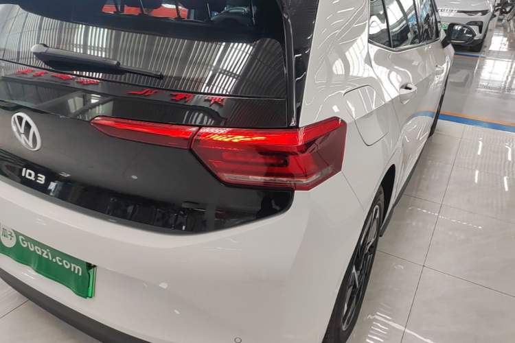 Used Volkswagen ID.3 2024 Outstanding Edition Exterior 3