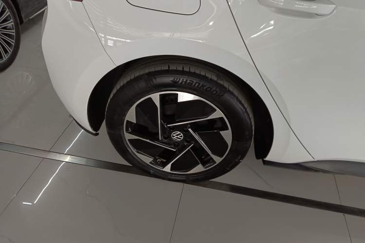 Used Volkswagen ID.3 2024 Outstanding Edition Exterior 3