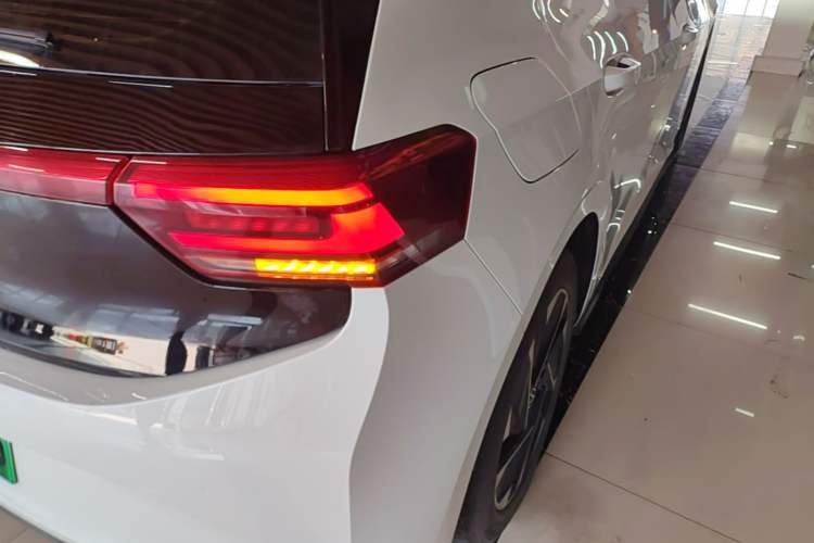 Used Volkswagen ID.3 2024 Outstanding Edition Exterior 3