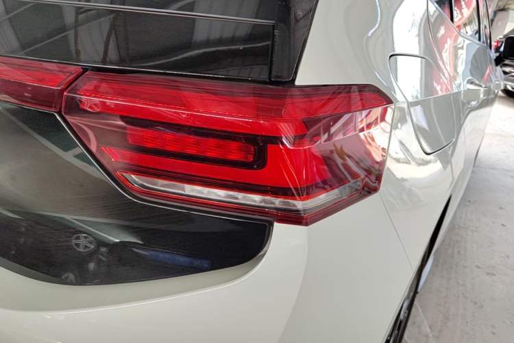 Used Volkswagen ID.3 2024 Outstanding Edition Exterior 3