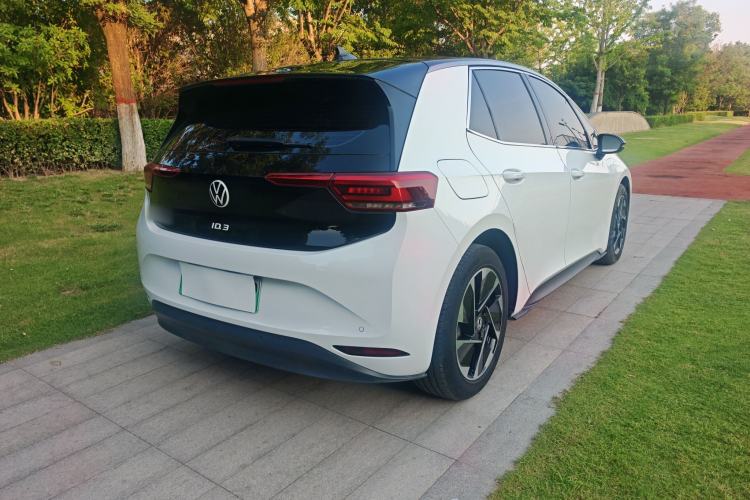 Used Volkswagen ID.3 2024 Outstanding Edition Exterior 3