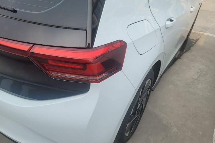 Used Volkswagen ID.3 2024 Outstanding Edition Exterior 3
