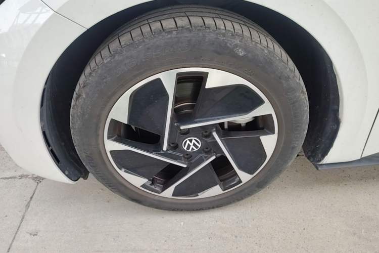 Used Volkswagen ID.3 2024 Outstanding Edition Exterior 4