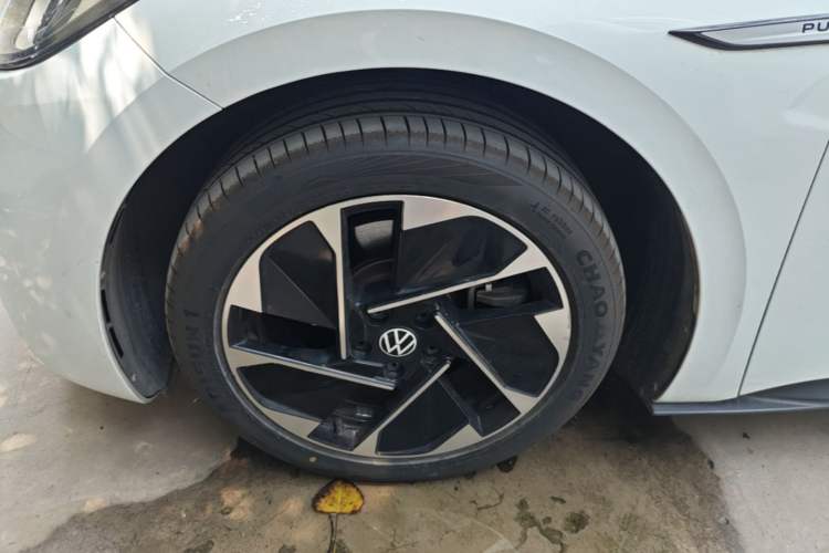 Used Volkswagen ID.3 2024 Outstanding Edition Exterior 4