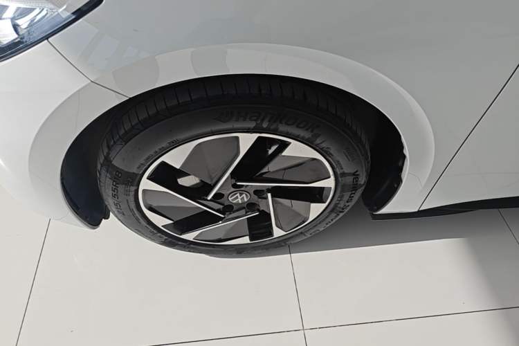 Used Volkswagen ID.3 2024 Outstanding Edition Exterior 4
