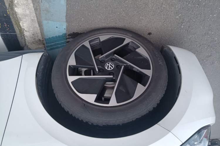 Used Volkswagen ID.3 2024 Outstanding Edition Exterior 4