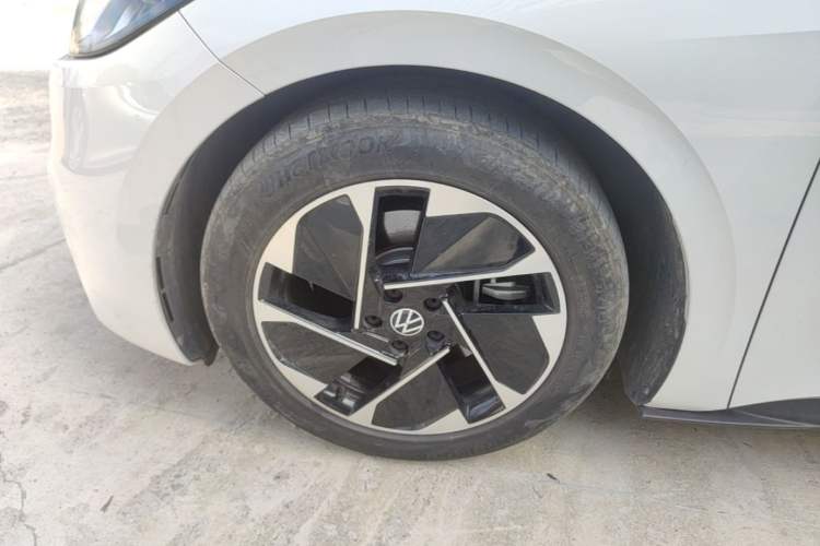 Used Volkswagen ID.3 2024 Outstanding Edition Exterior 4