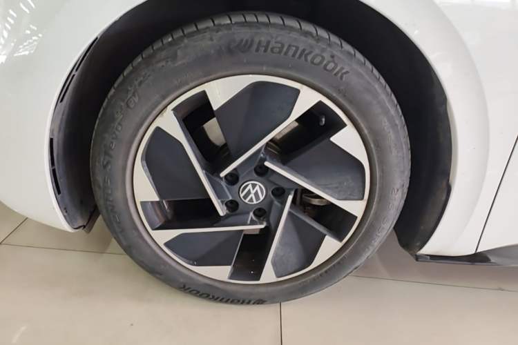 Used Volkswagen ID.3 2024 Outstanding Edition Exterior 4