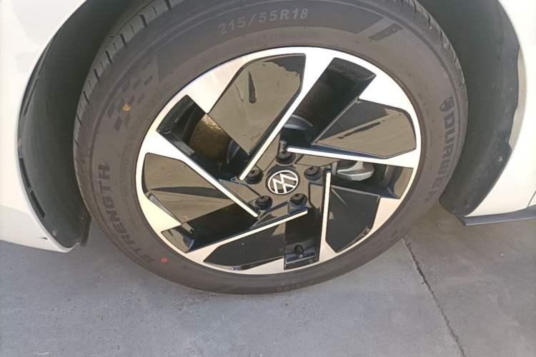 Used Volkswagen ID.3 2024 Outstanding Edition Exterior 4