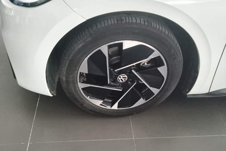 Used Volkswagen ID.3 2024 Outstanding Edition Exterior 4