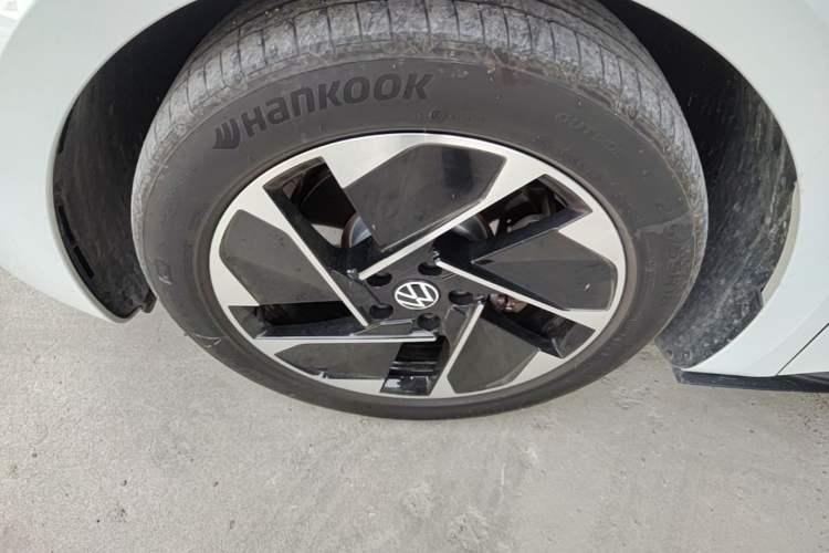 Used Volkswagen ID.3 2024 Outstanding Edition Exterior 4