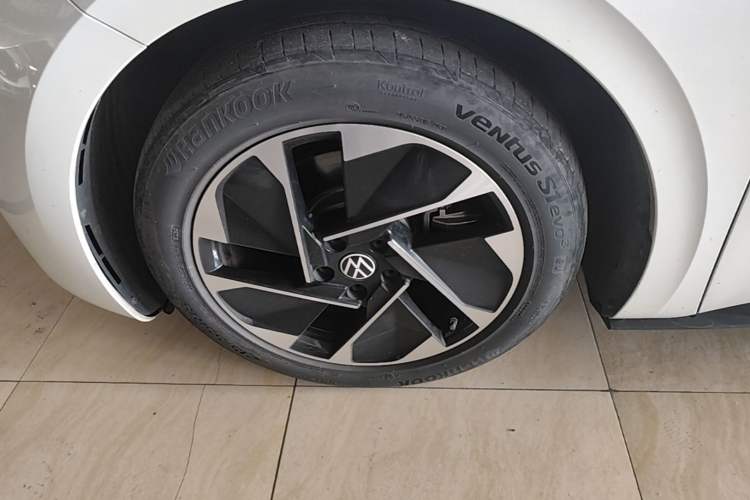Used Volkswagen ID.3 2024 Outstanding Edition Exterior 4